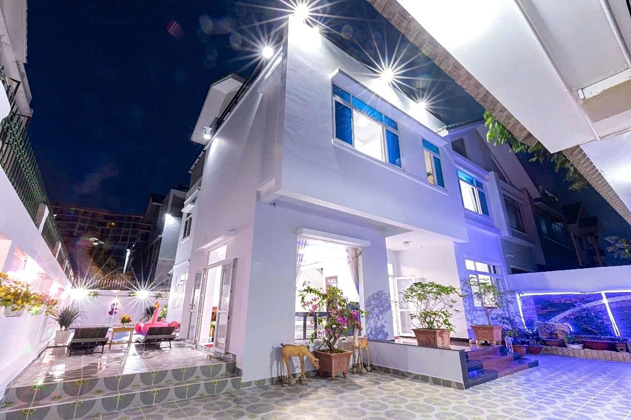 Homestay Vũng Tàu 20 người Villa Minh Hoàng có hồ bơi 50m2