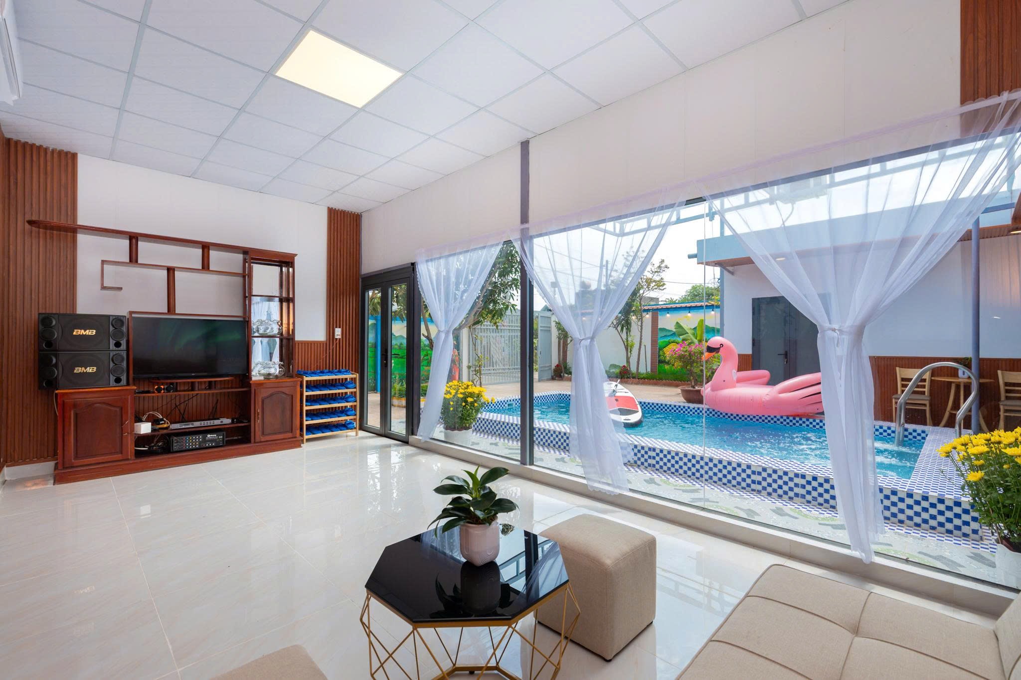 villa Vũng Tàu có thang máy, hồ bơi sân thượng view núi