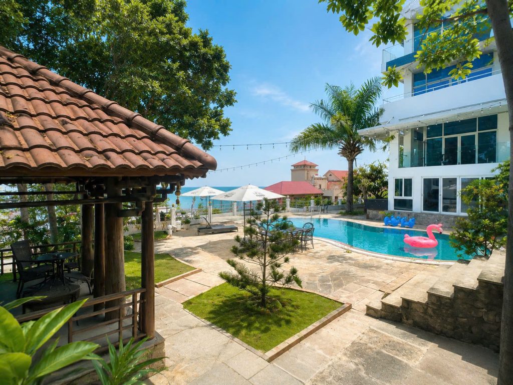 Villa Vũng Tàu có hồ bơi riêng cho nhóm đông